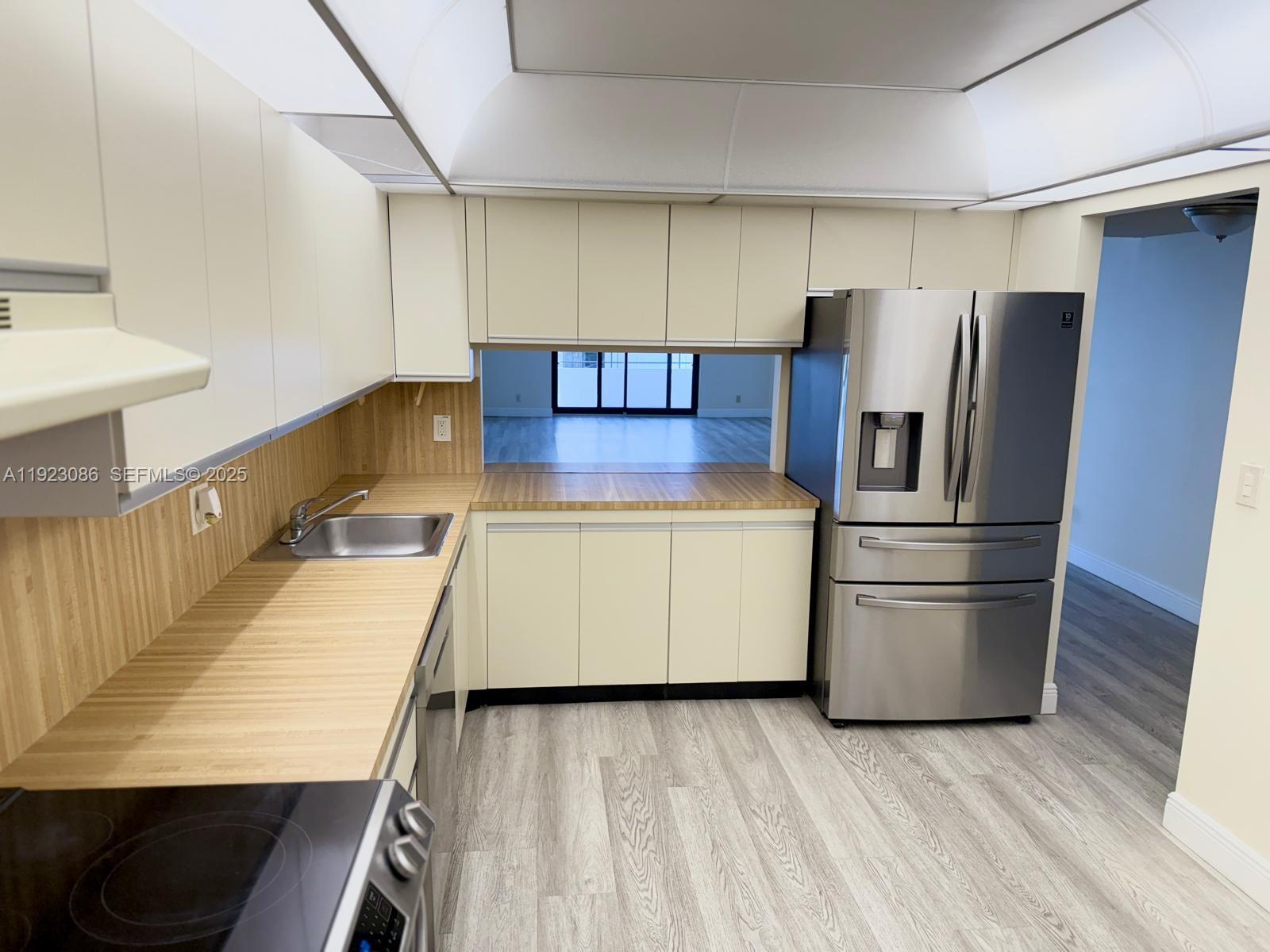 OLYMPUS CONDO PHASE - Residential