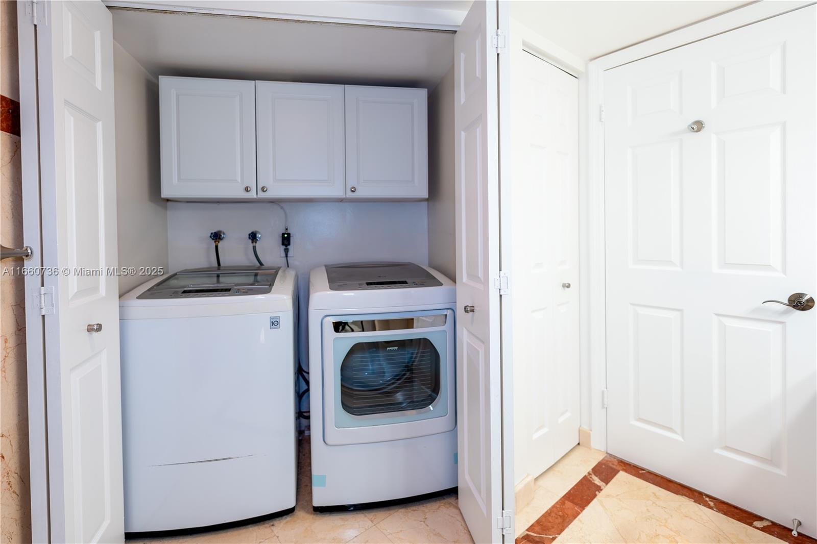 MYSTIC POINTE TOWER 400 C - Residential