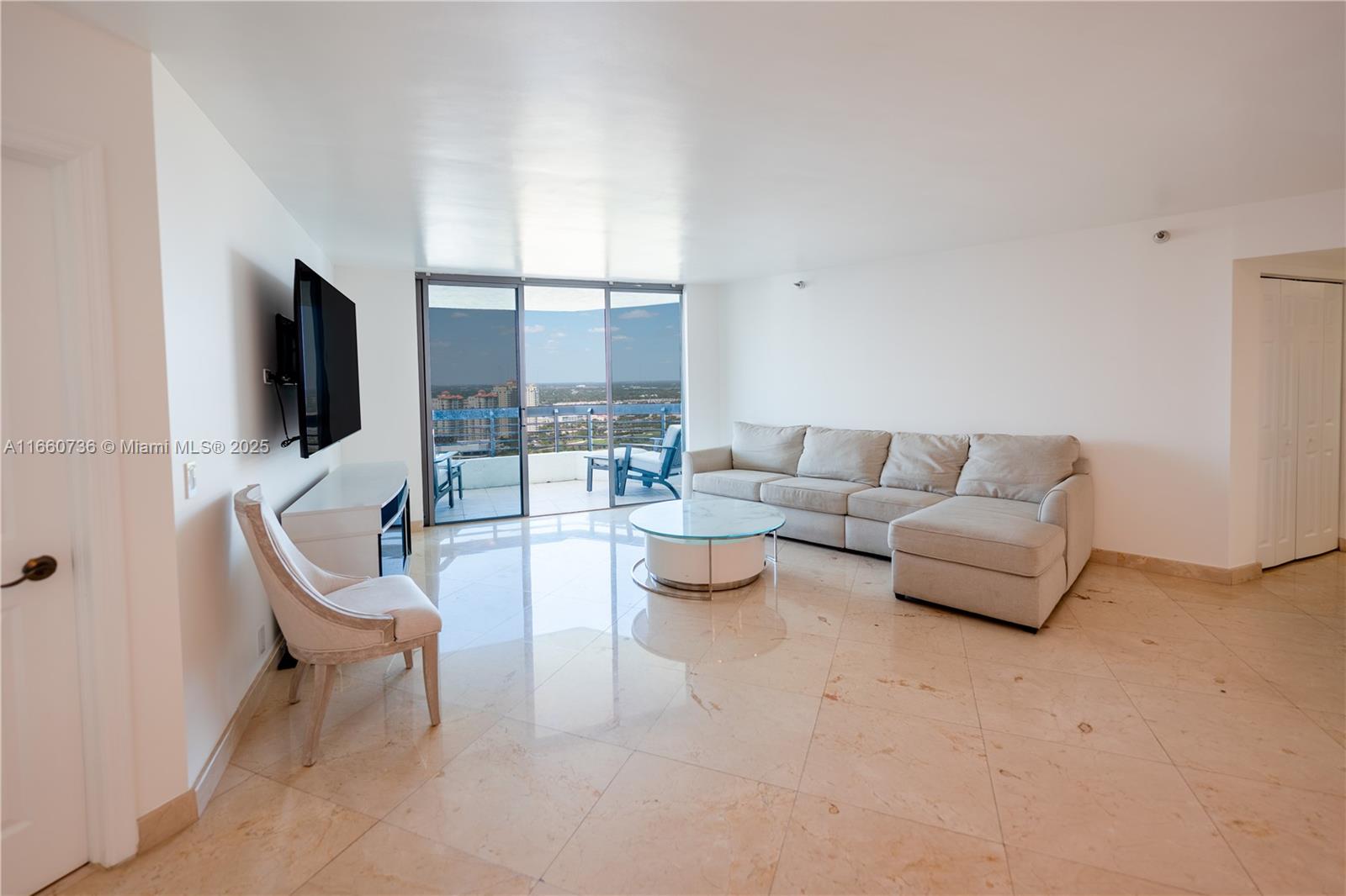 MYSTIC POINTE TOWER 400 C - Residential