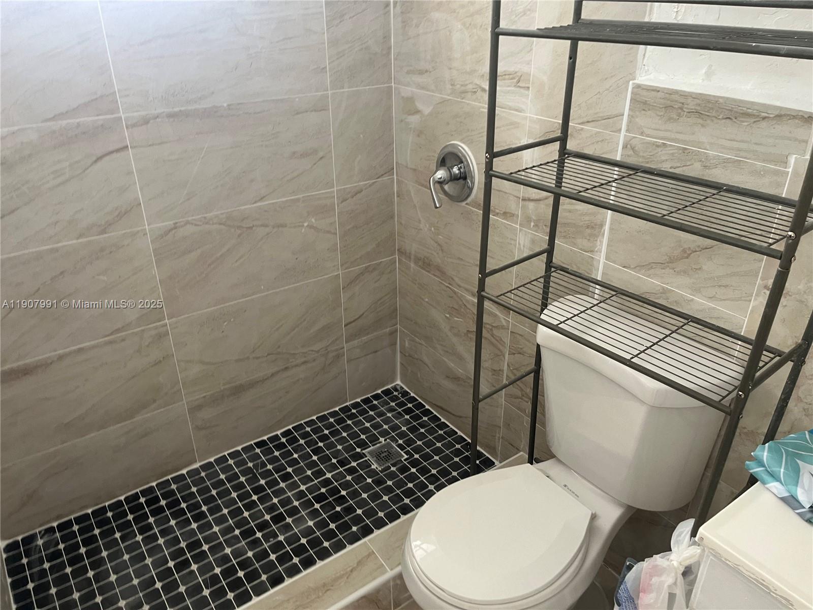 VENETIAN GARDENS ACRESPB - Residential Lease