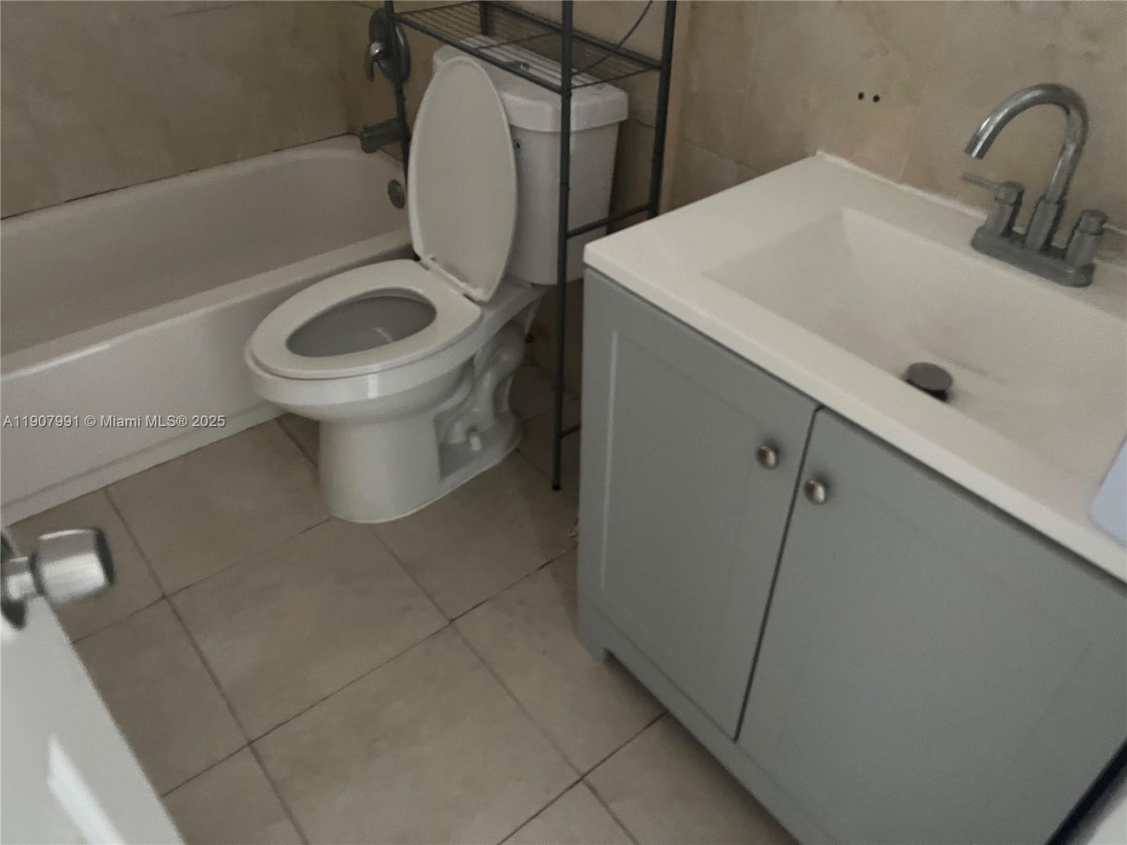 VENETIAN GARDENS ACRESPB - Residential Lease