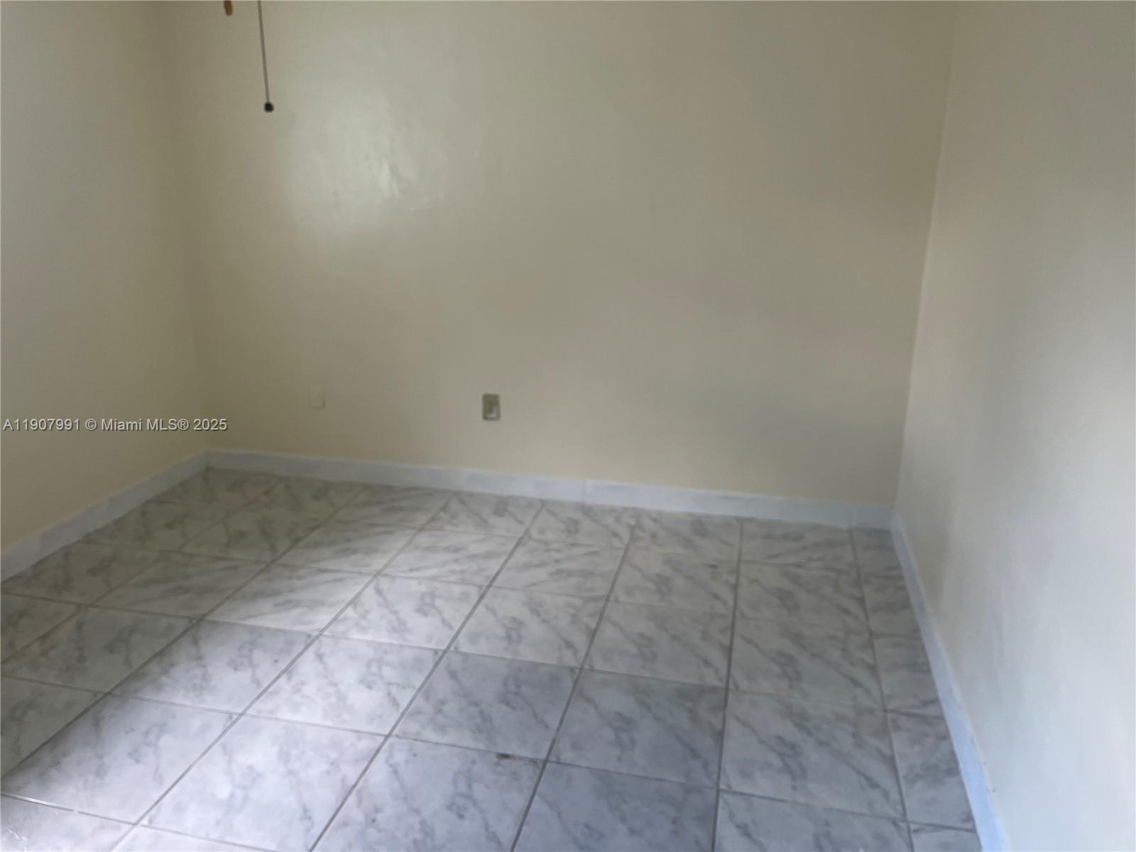 VENETIAN GARDENS ACRESPB - Residential Lease