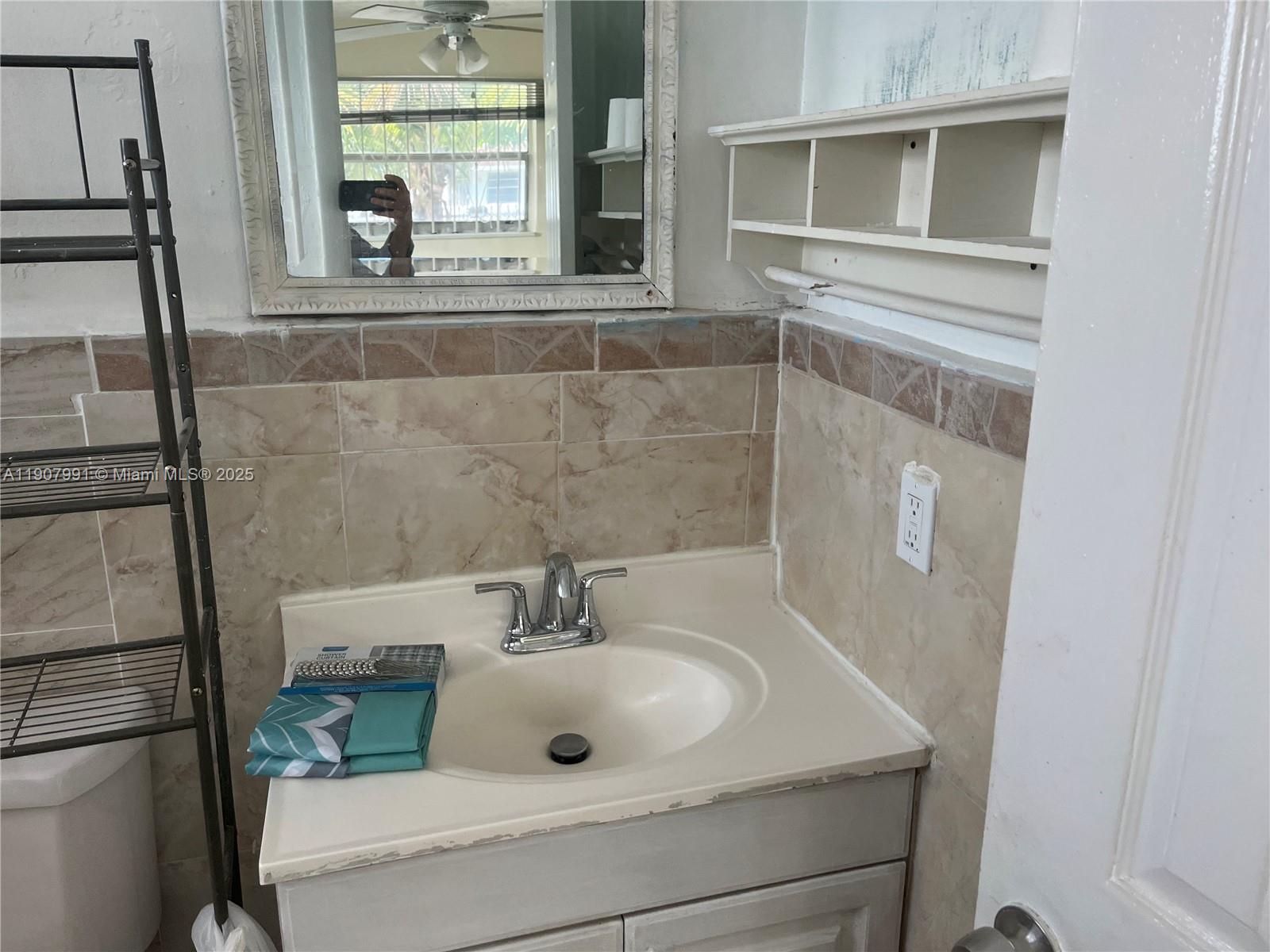 VENETIAN GARDENS ACRESPB - Residential Lease