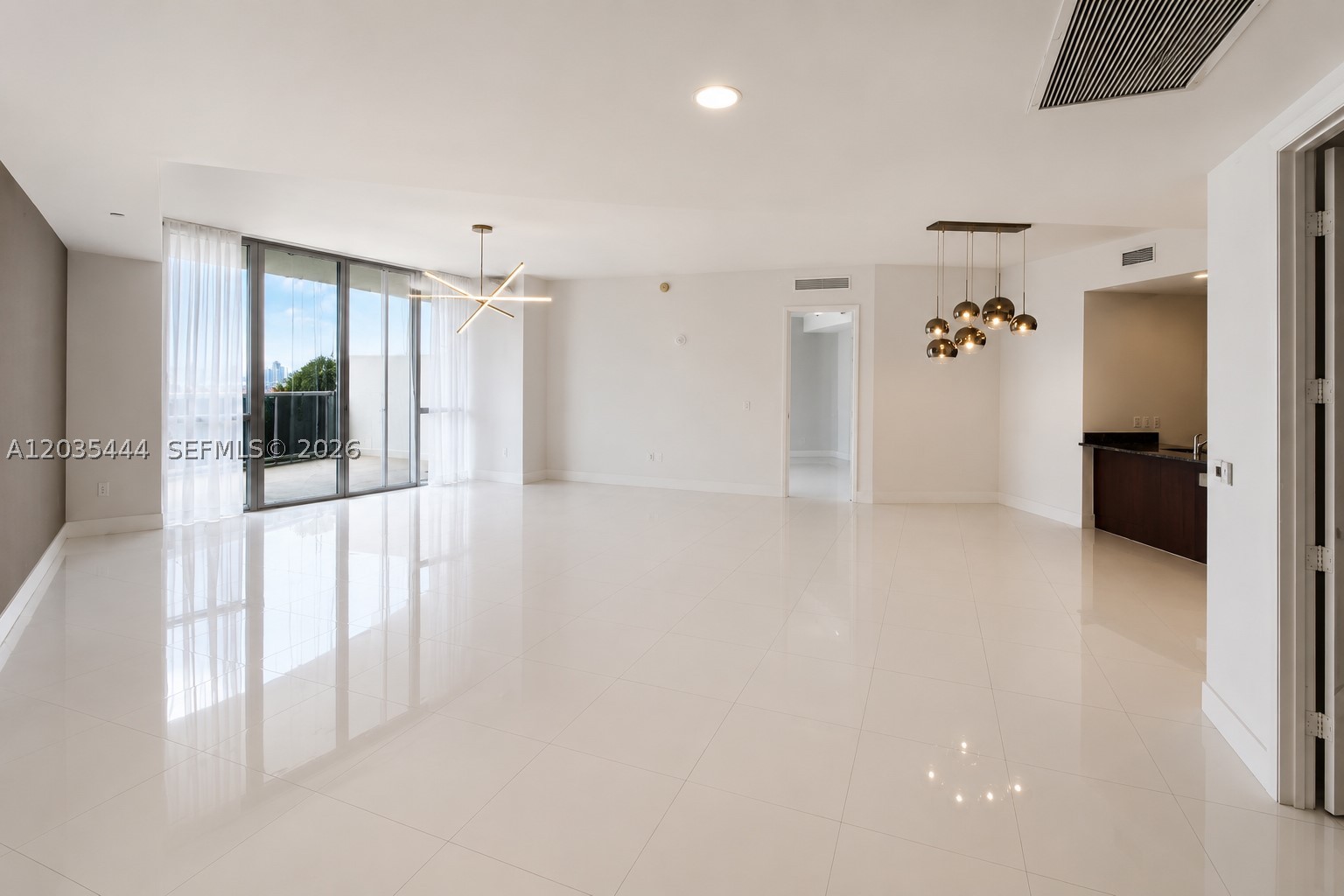 15901 Collins Ave 403
