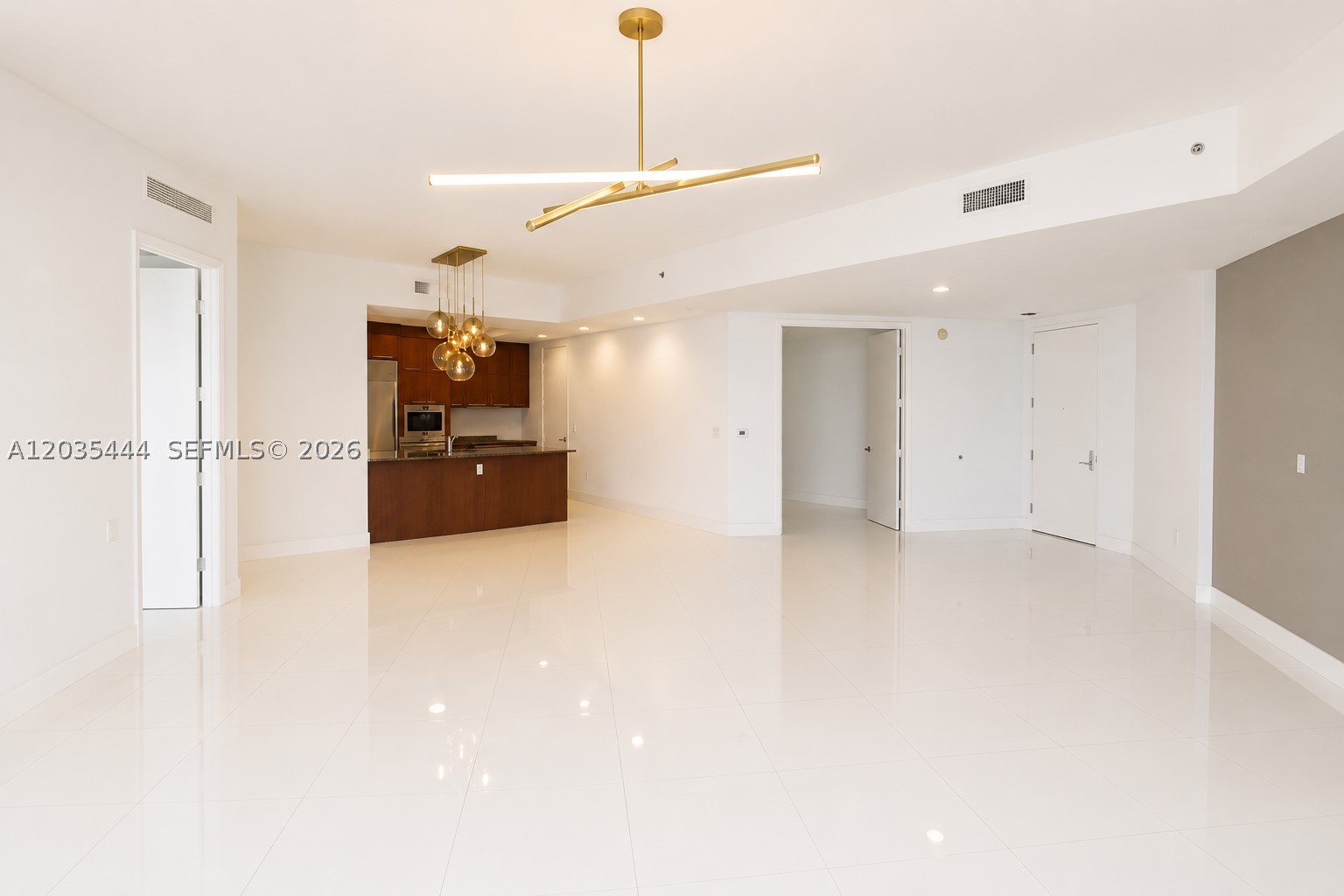 15901 Collins Ave 403