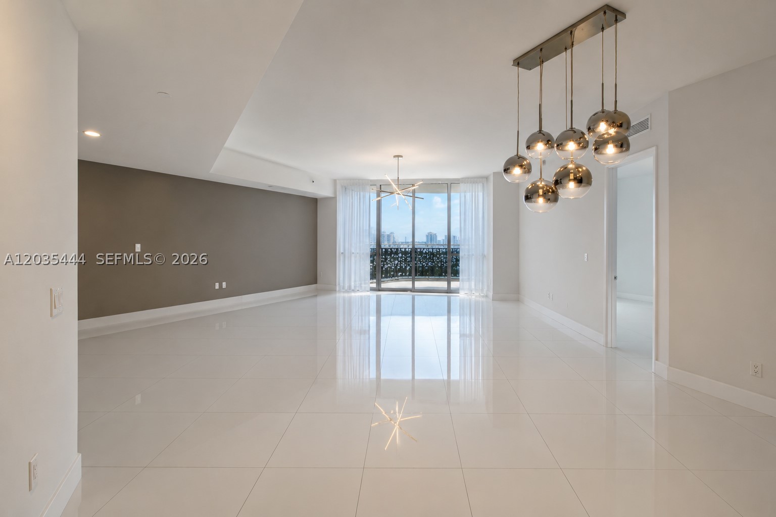 15901 Collins Ave 403