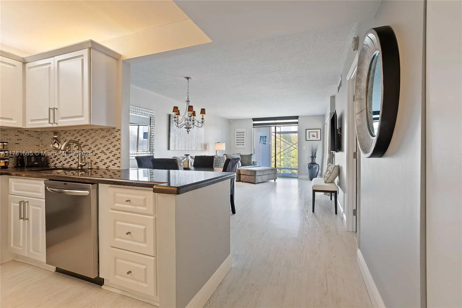 Boca Raton, Florida 33487, United States, 1 Bedroom Bedrooms, ,2 BathroomsBathrooms,Residential,Active,136227