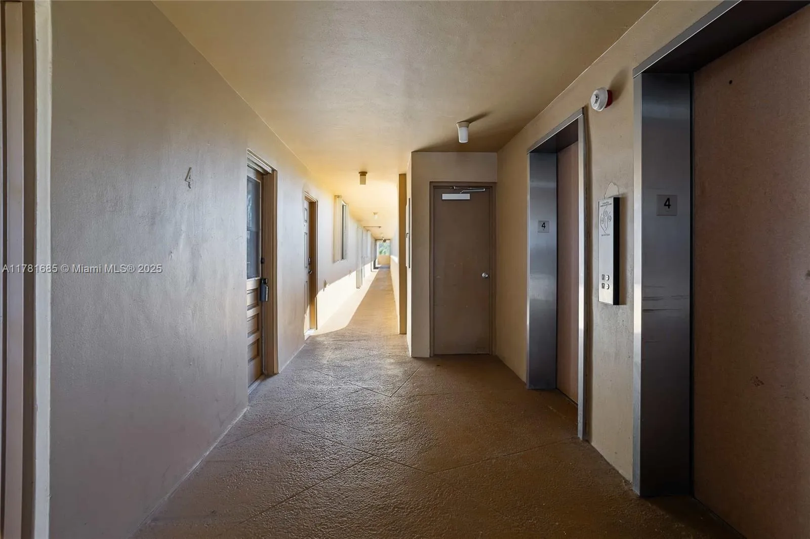 Boca Raton, Florida 33487, United States, 1 Bedroom Bedrooms, ,2 BathroomsBathrooms,Residential,Active,136227