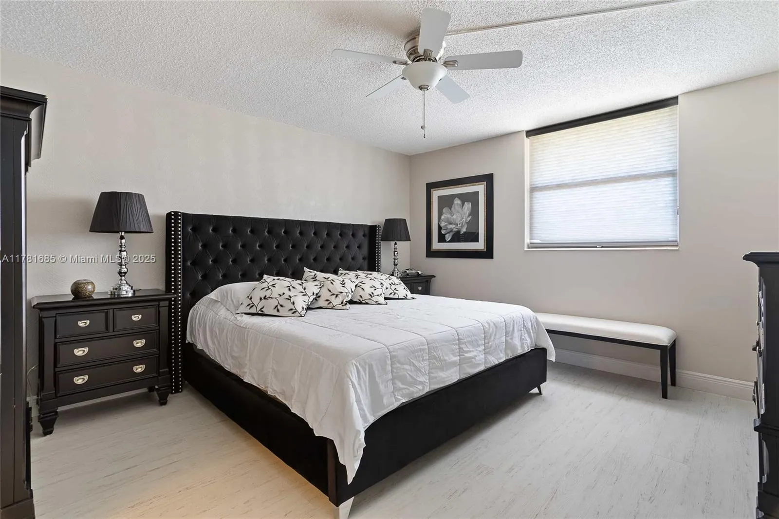 Boca Raton, Florida 33487, United States, 1 Bedroom Bedrooms, ,2 BathroomsBathrooms,Residential,Active,136227