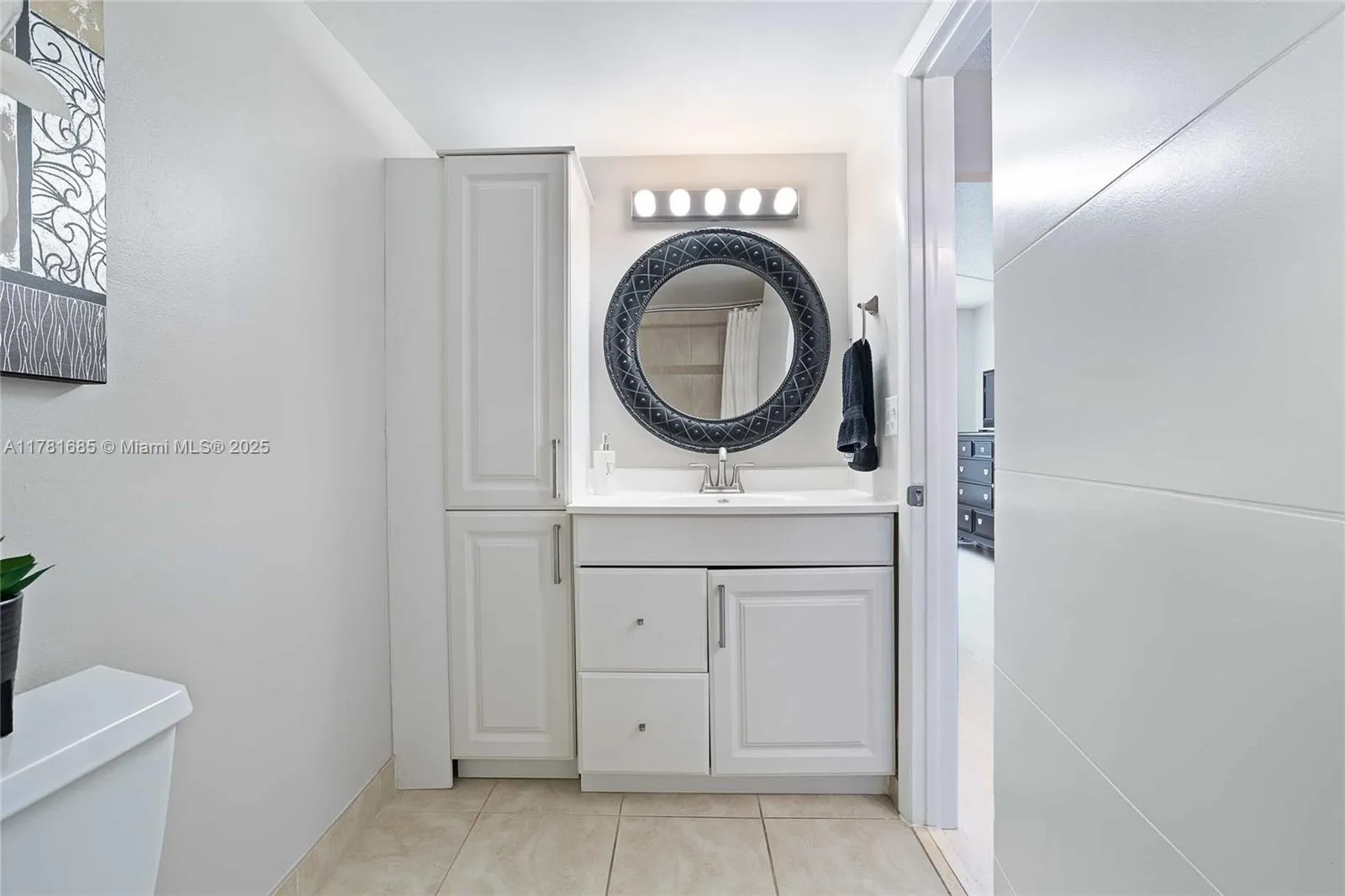 Boca Raton, Florida 33487, United States, 1 Bedroom Bedrooms, ,2 BathroomsBathrooms,Residential,Active,136227