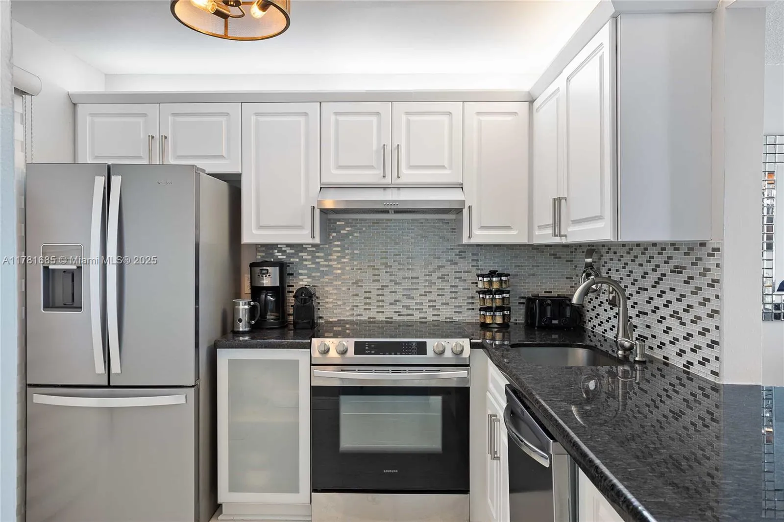 Boca Raton, Florida 33487, United States, 1 Bedroom Bedrooms, ,2 BathroomsBathrooms,Residential,Active,136227