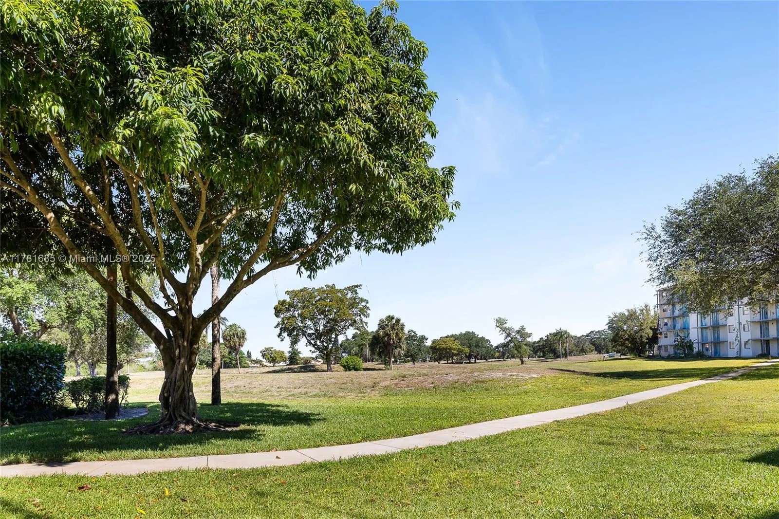 Boca Raton, Florida 33487, United States, 1 Bedroom Bedrooms, ,2 BathroomsBathrooms,Residential,Active,136227