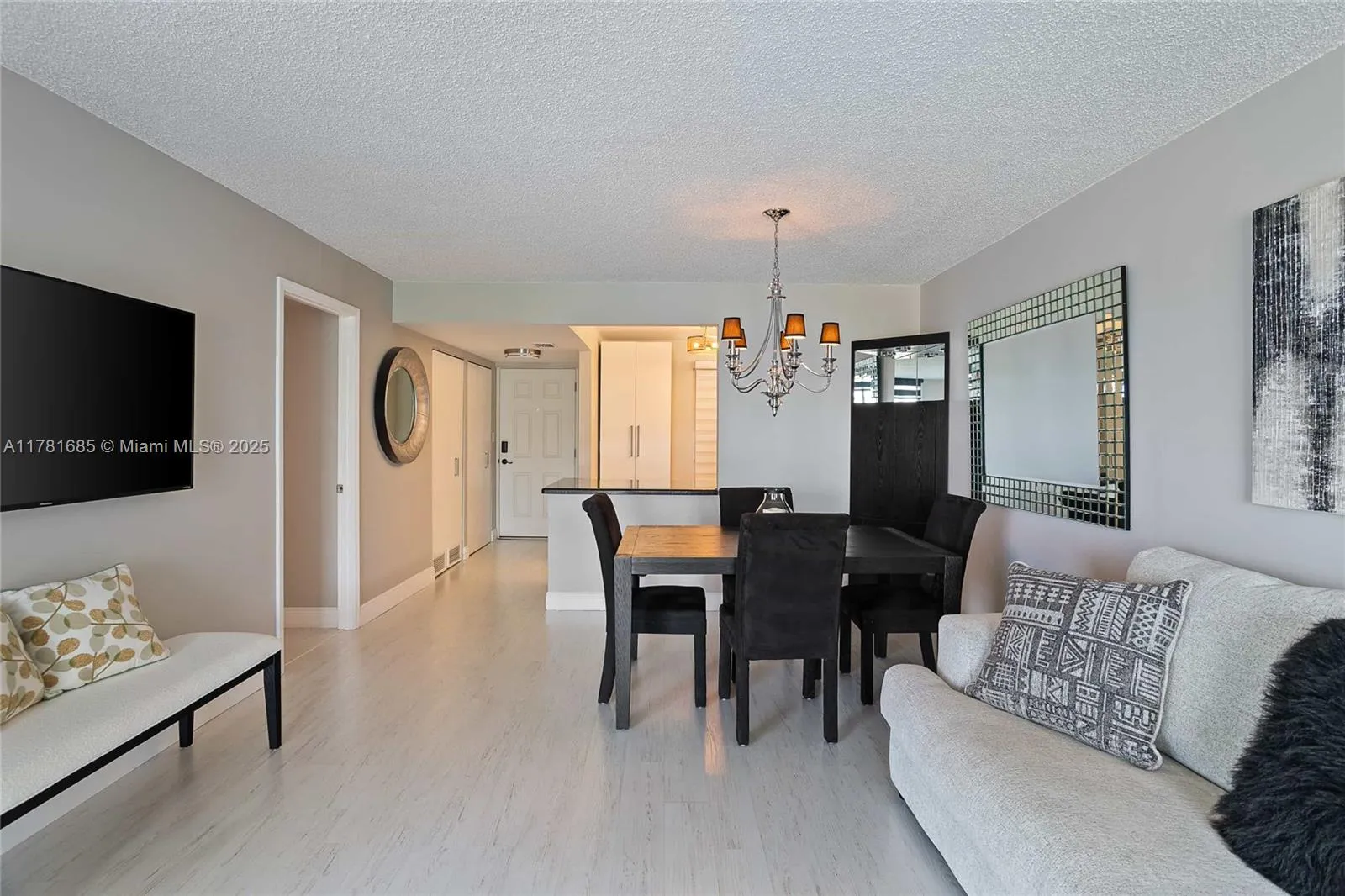 Boca Raton, Florida 33487, United States, 1 Bedroom Bedrooms, ,2 BathroomsBathrooms,Residential,Active,136227