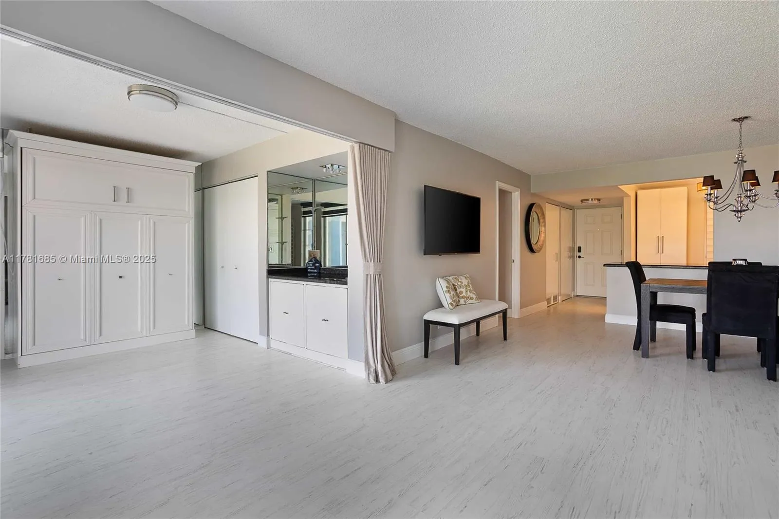 Boca Raton, Florida 33487, United States, 1 Bedroom Bedrooms, ,2 BathroomsBathrooms,Residential,Active,136227