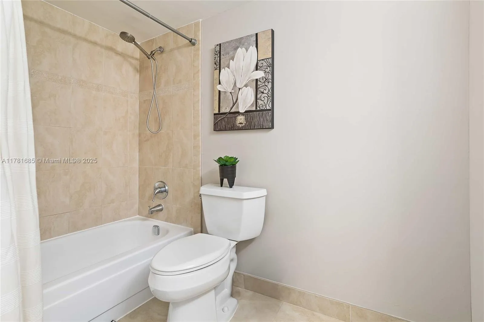 Boca Raton, Florida 33487, United States, 1 Bedroom Bedrooms, ,2 BathroomsBathrooms,Residential,Active,136227