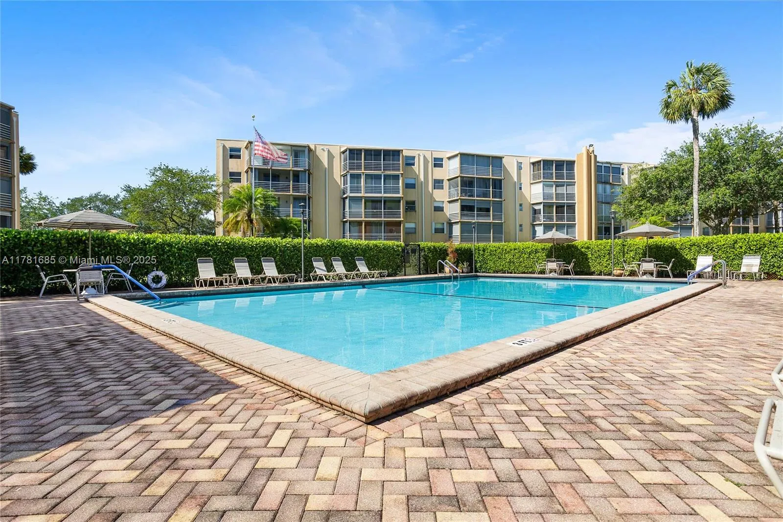 Boca Raton, Florida 33487, United States, 1 Bedroom Bedrooms, ,2 BathroomsBathrooms,Residential,Active,136227