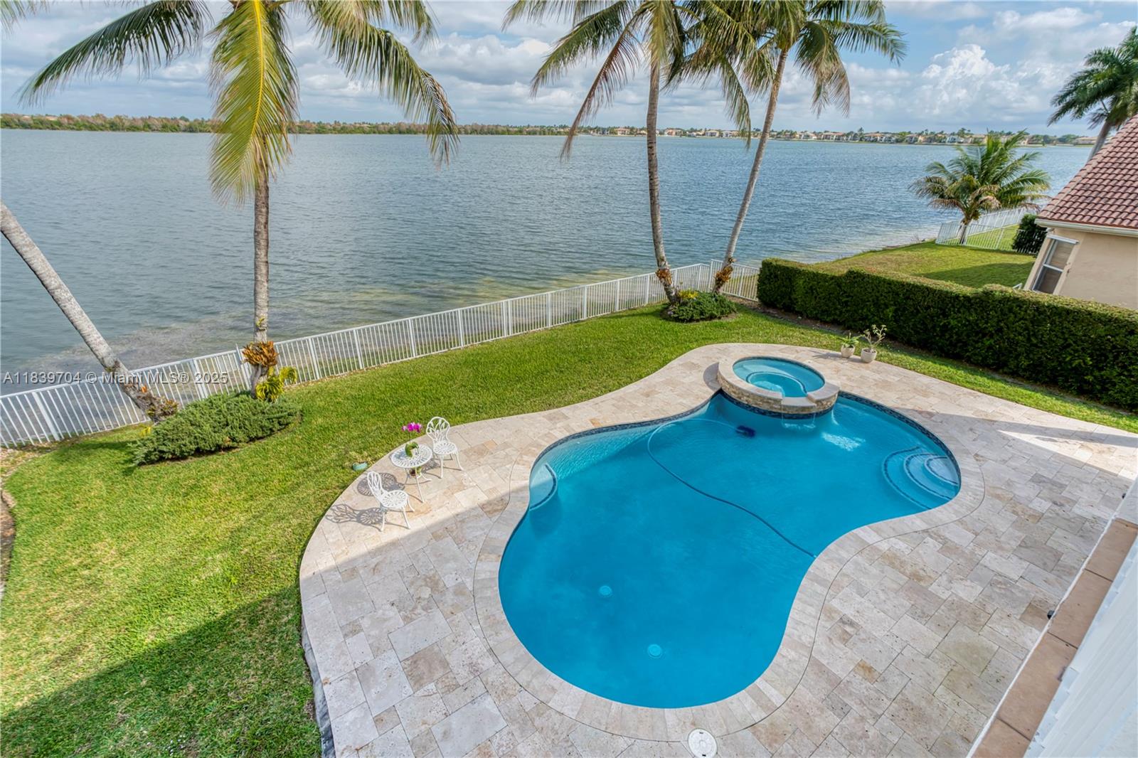 19239 SW 54th St, Miramar, FL, 33029/$1,550,000 3 19239 SW 54th St