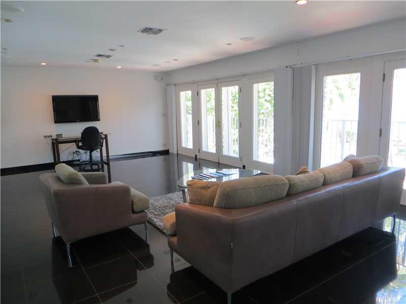 LAUDERDALE BEACH 4-2 B - Residential