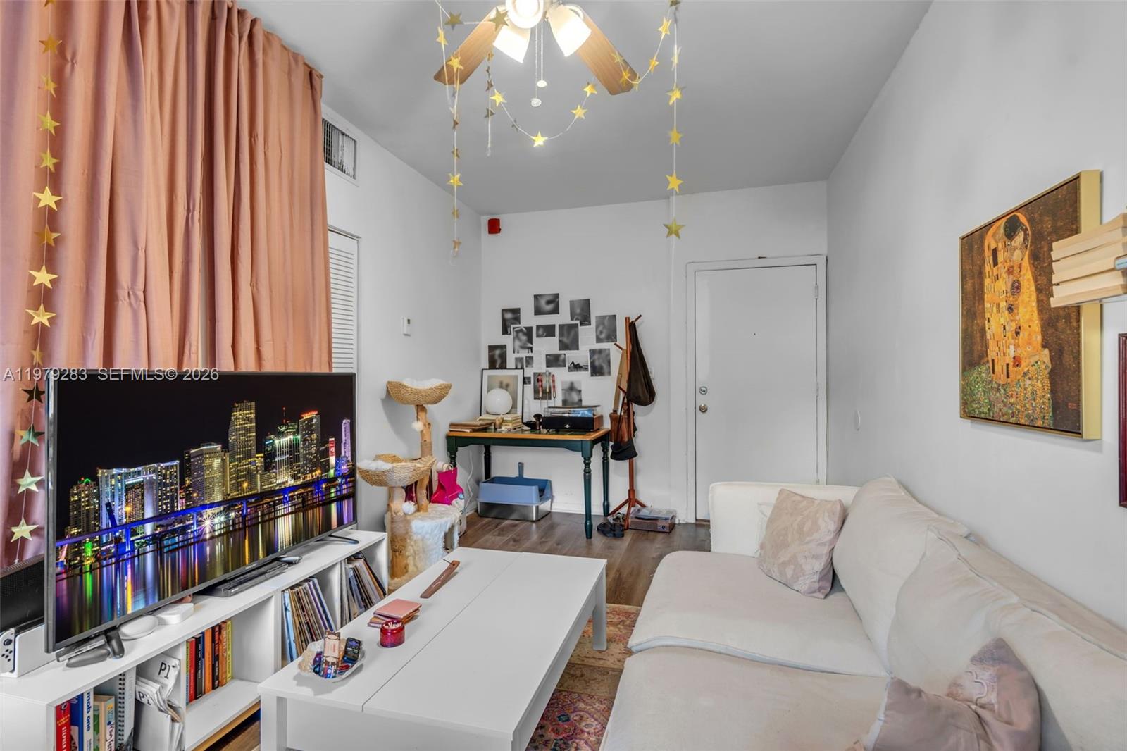 JASMINE CONDO - Residential