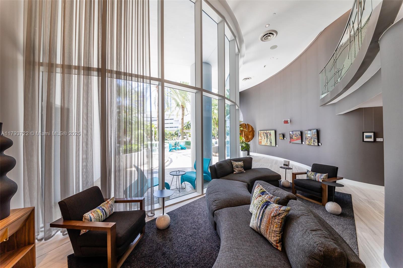 LAS OLAS RIVER HOUSE COND - Residential