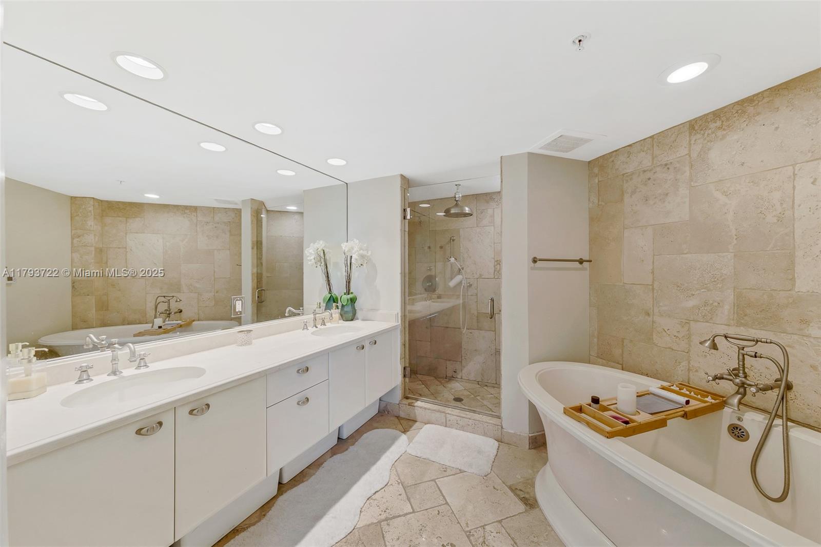 LAS OLAS RIVER HOUSE COND - Residential