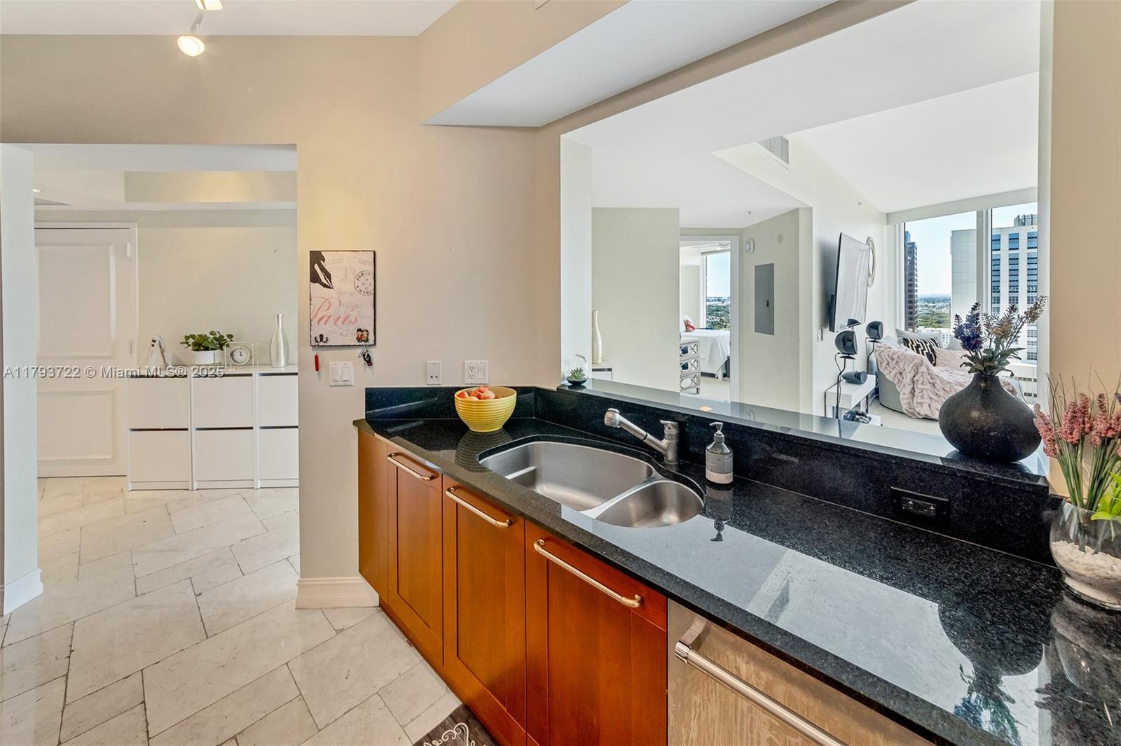 LAS OLAS RIVER HOUSE COND - Residential