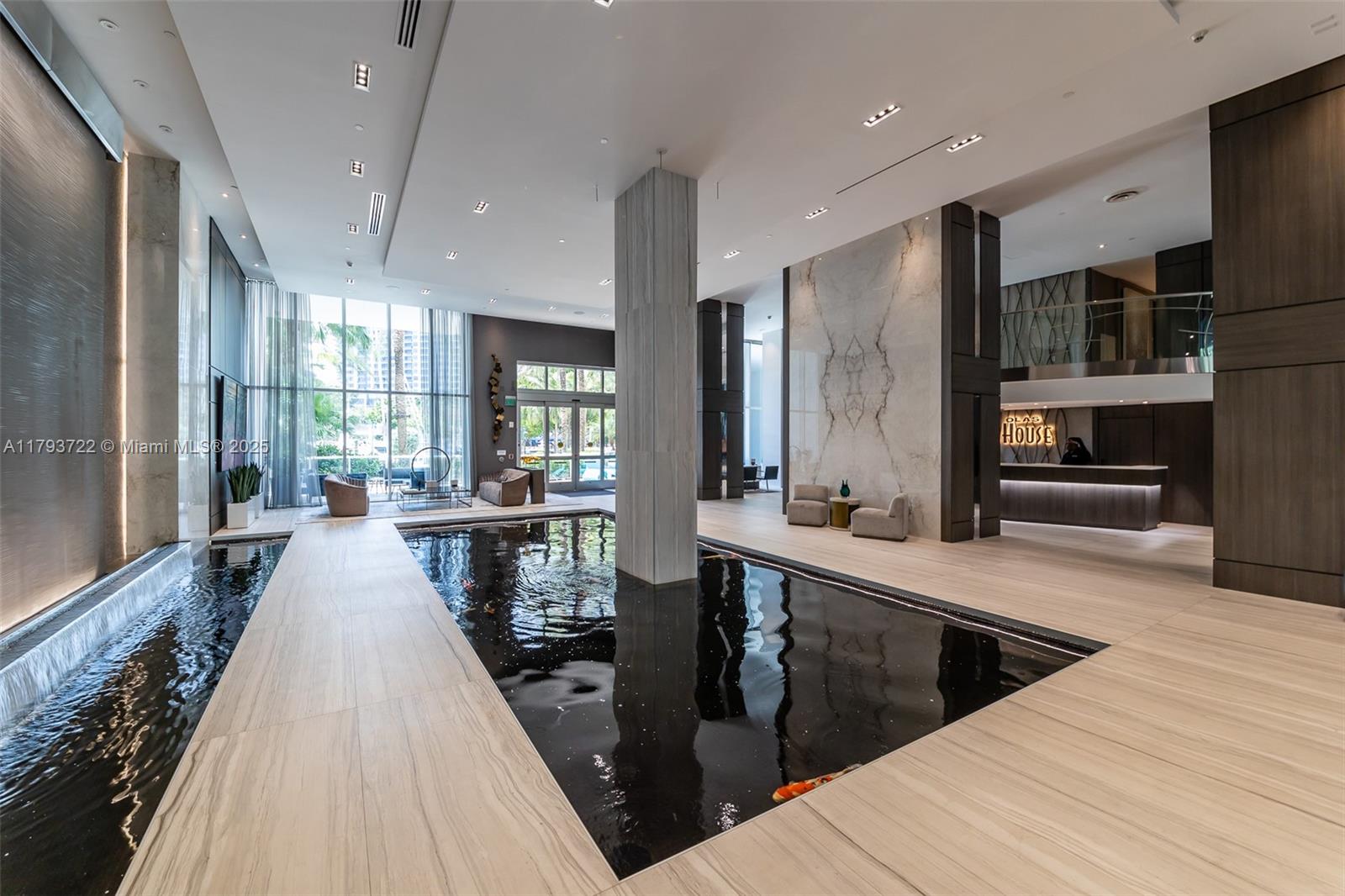 LAS OLAS RIVER HOUSE COND - Residential
