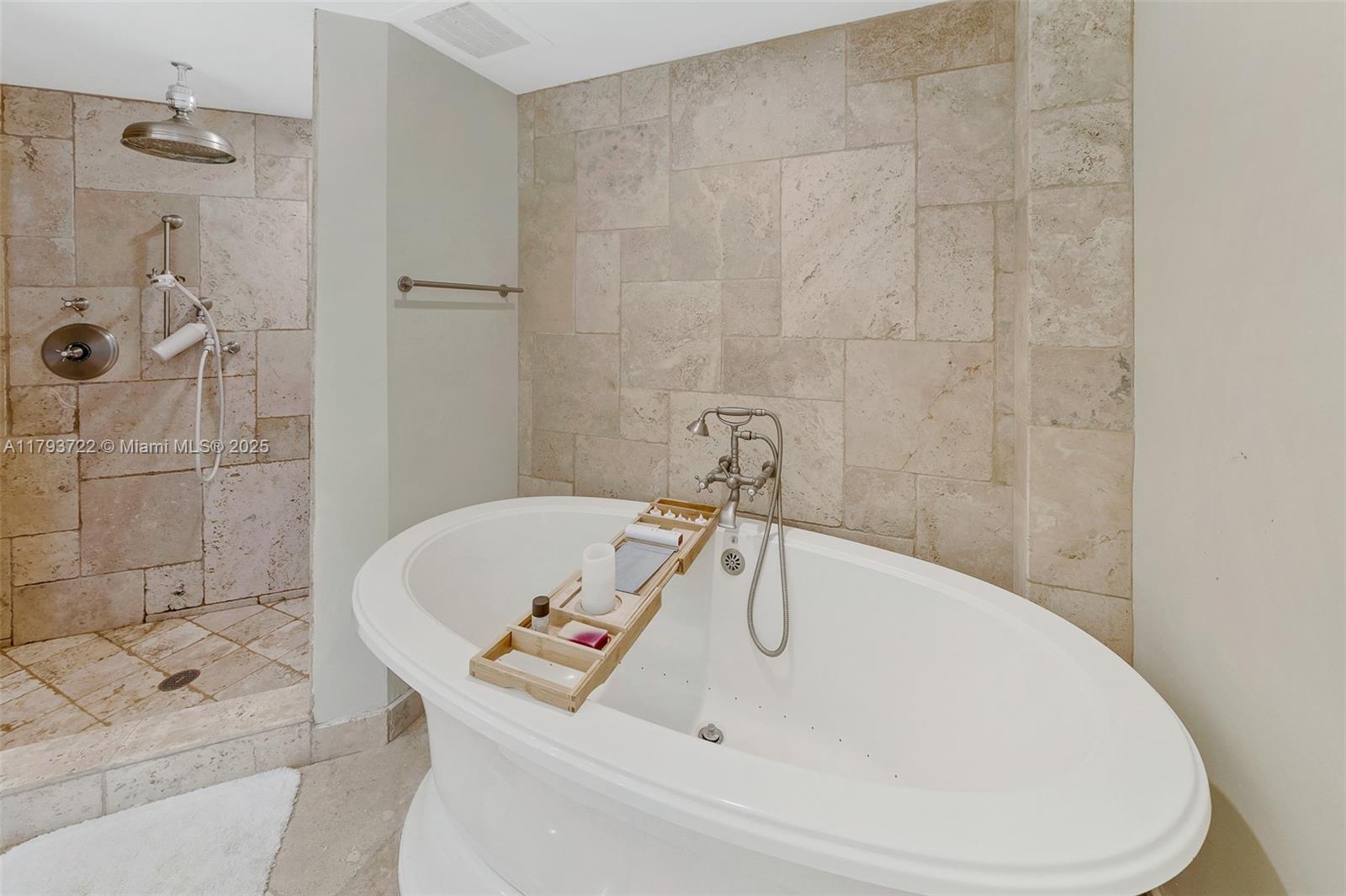 LAS OLAS RIVER HOUSE COND - Residential
