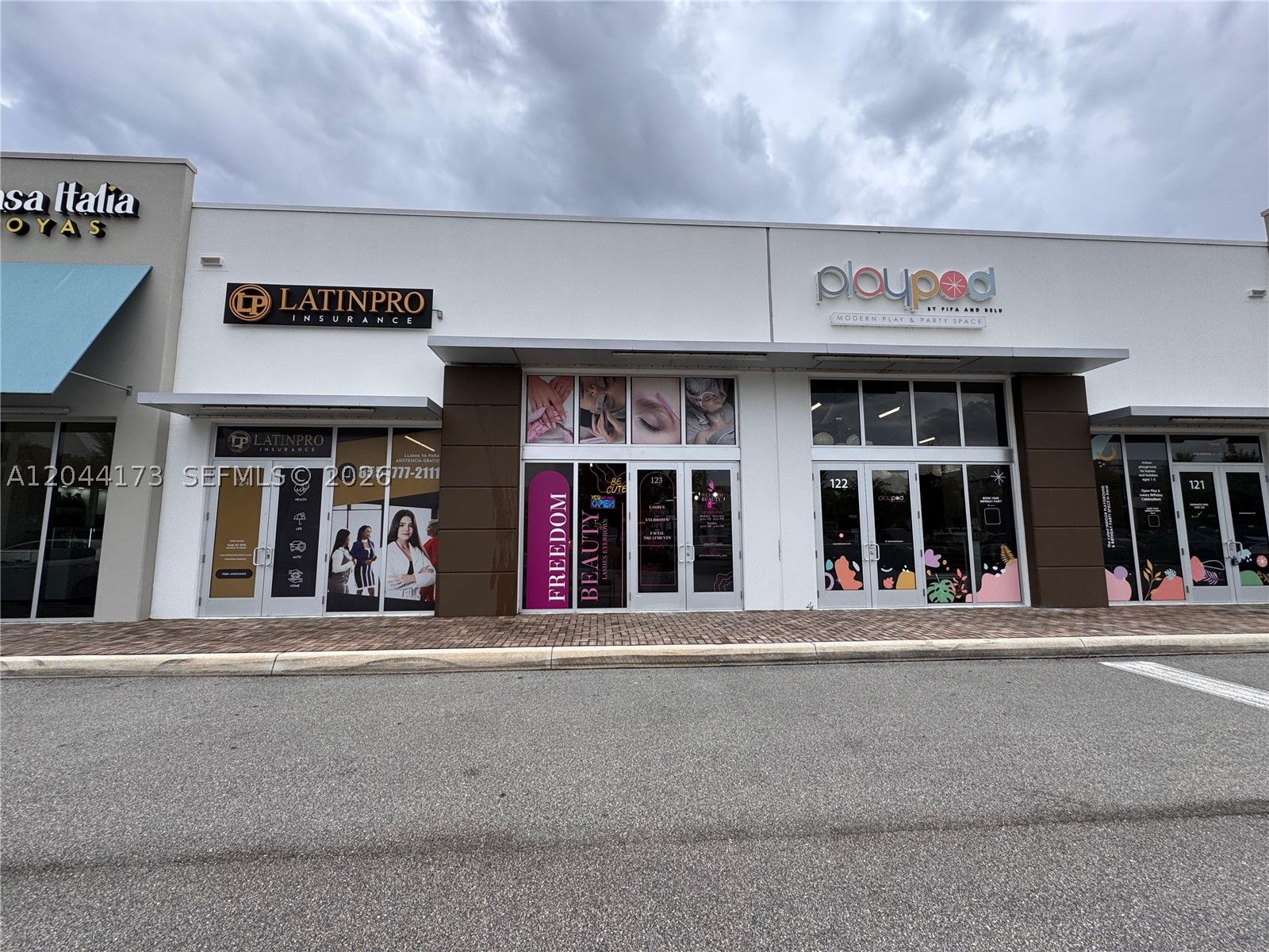 10890 NW 17th St 123