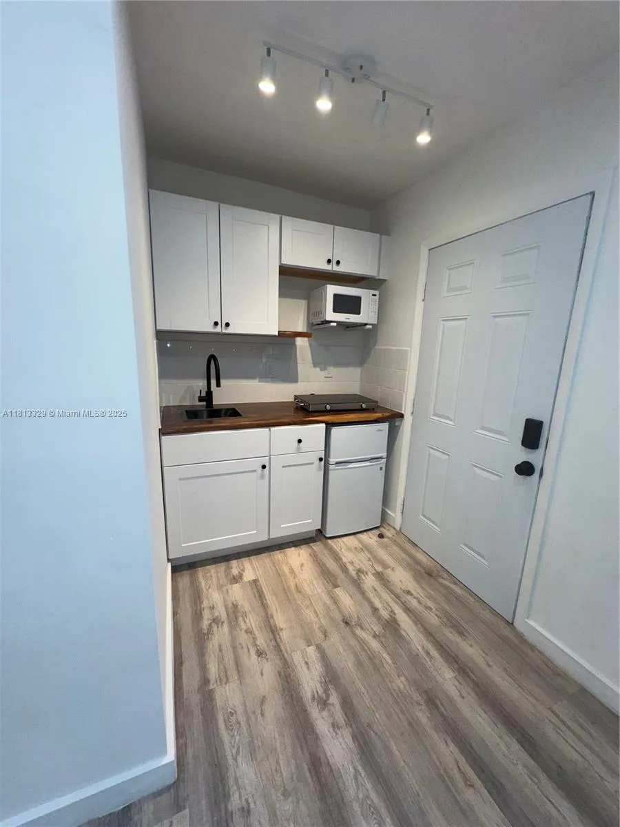 Miami Beach, Florida 33141, United States, ,1 BathroomBathrooms,Residential,Active,142328