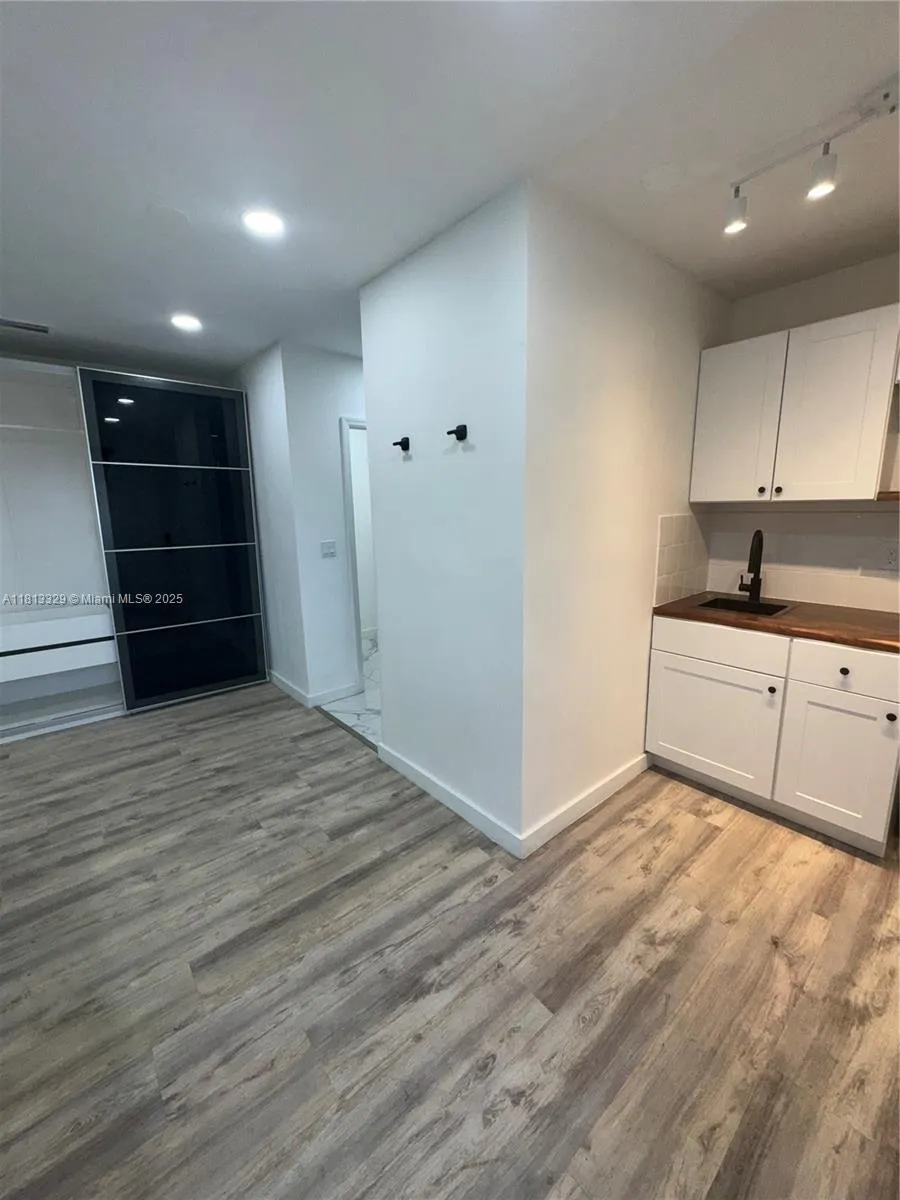 Miami Beach, Florida 33141, United States, ,1 BathroomBathrooms,Residential,Active,142328