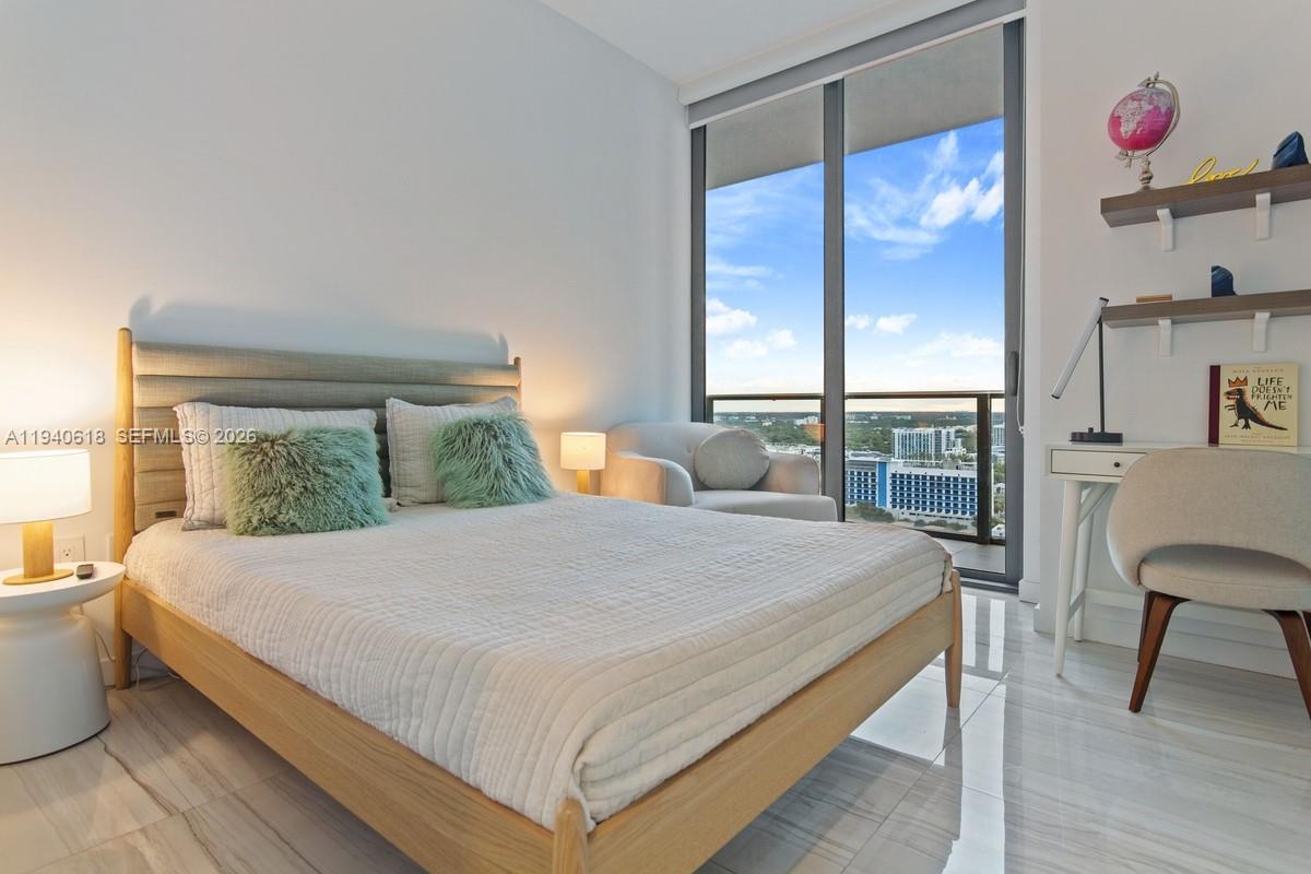 GRAN PARAISO - Residential Lease