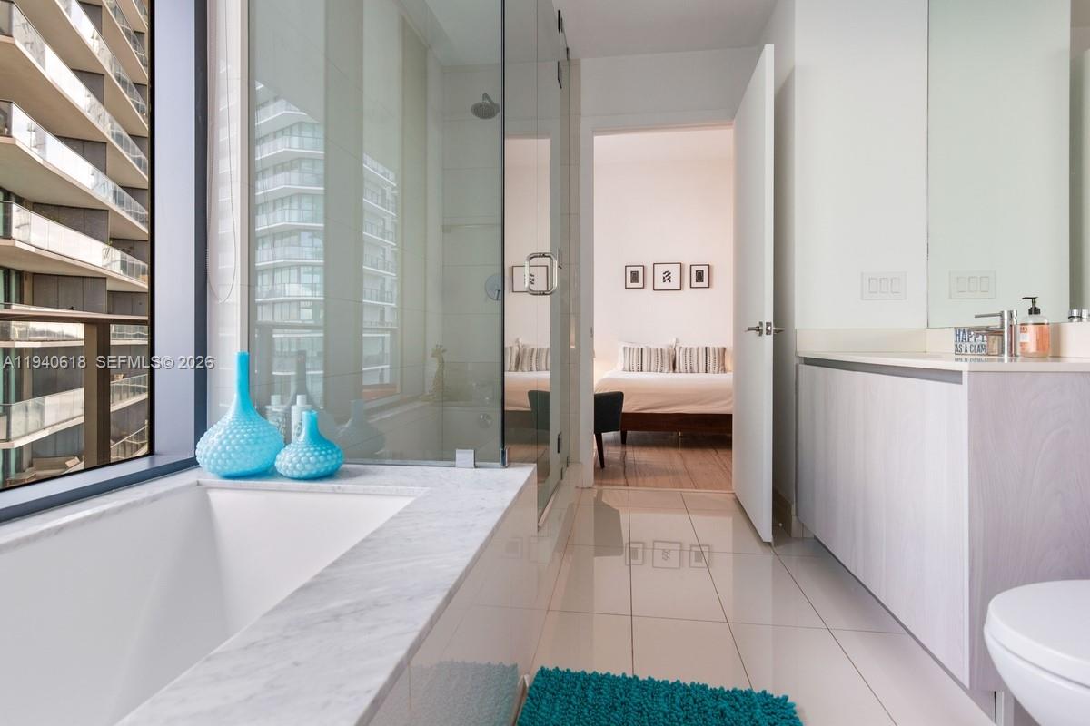 GRAN PARAISO - Residential Lease