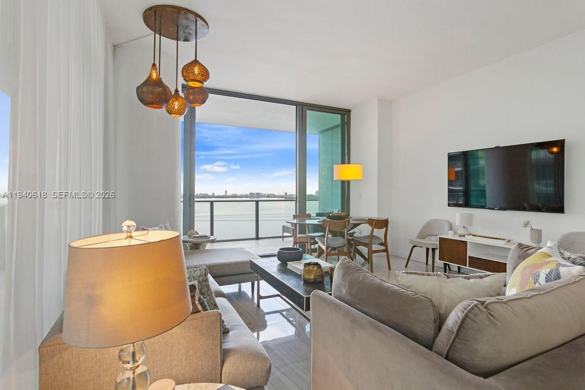 GRAN PARAISO - Residential Lease