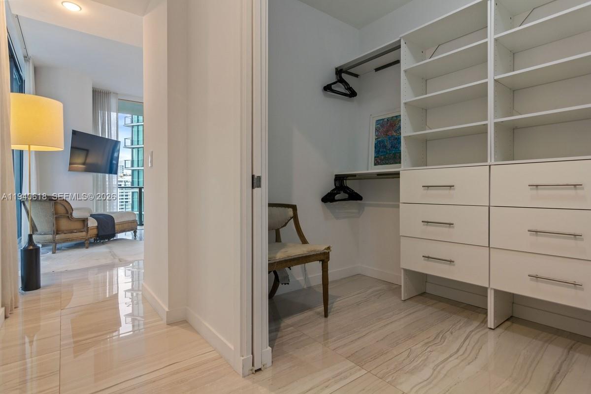 GRAN PARAISO - Residential Lease