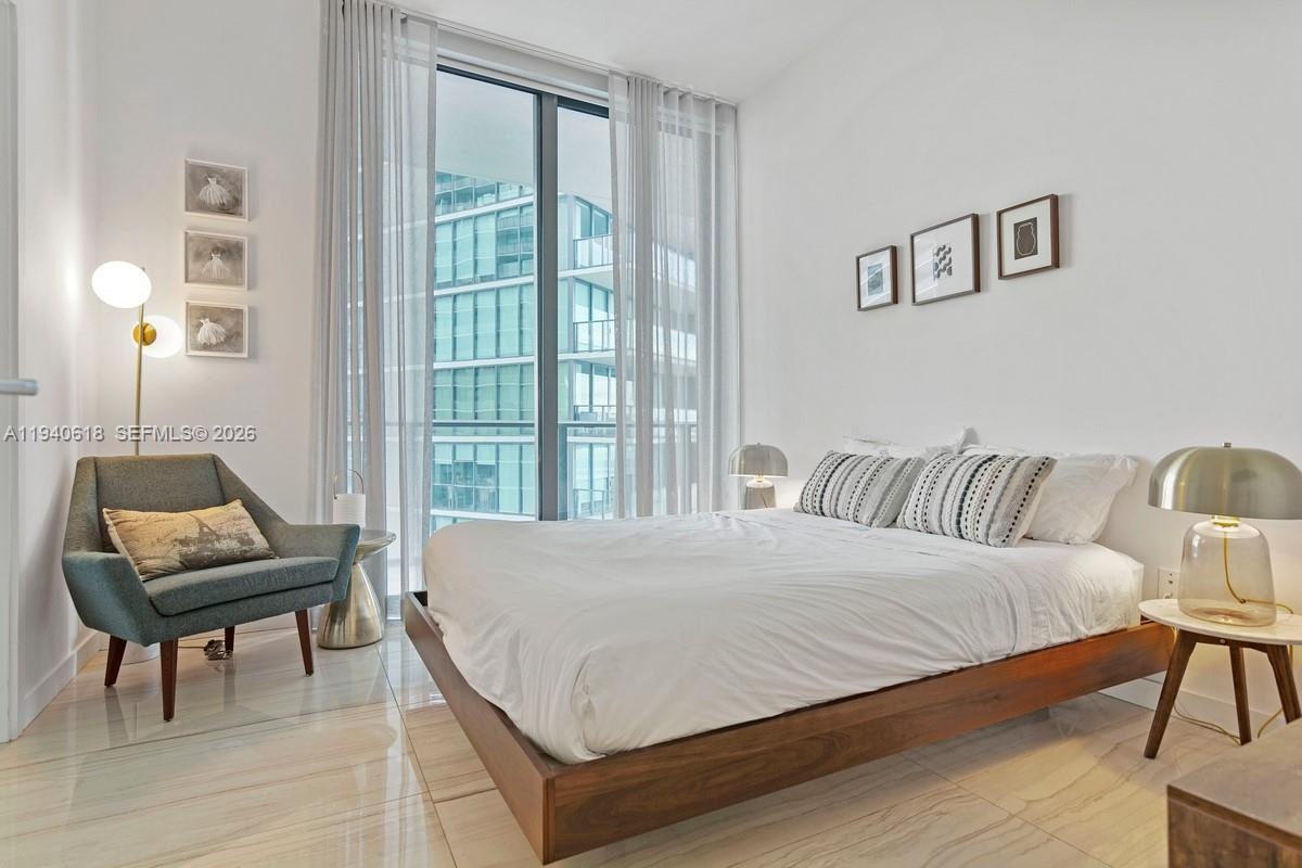 GRAN PARAISO - Residential Lease