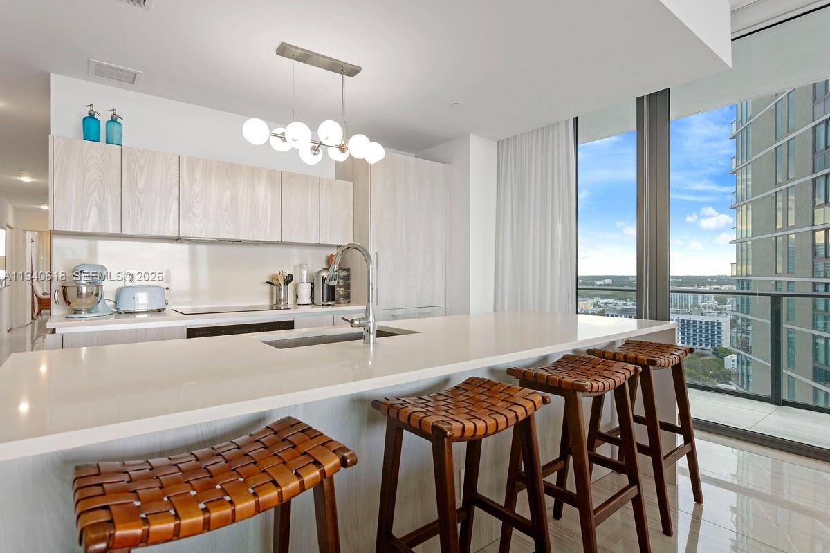 GRAN PARAISO - Residential Lease