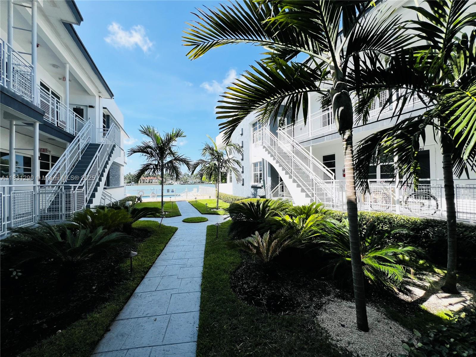 960 Bay Dr 912