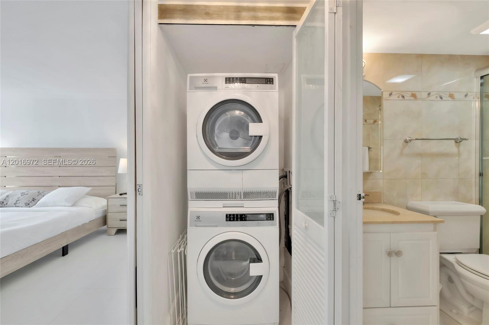 THE RIVIERA CONDO - Residential Lease
