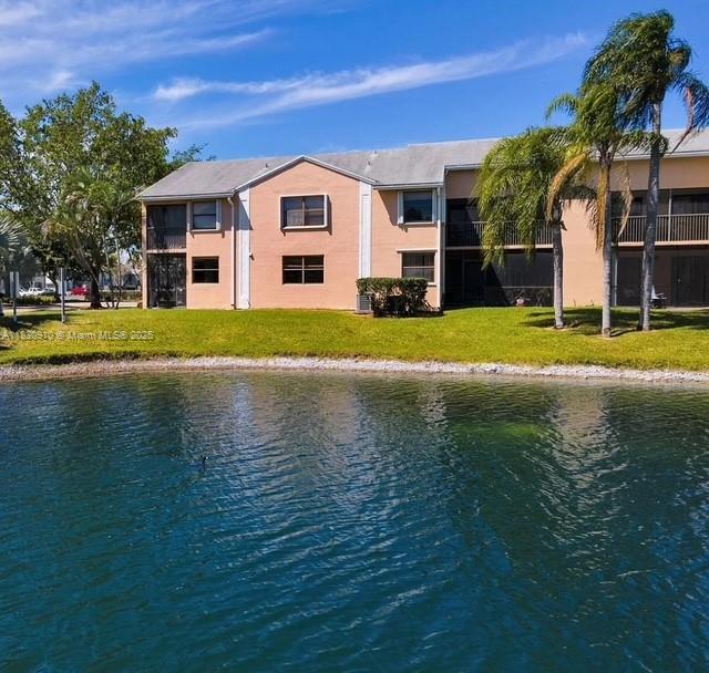 Lakefront Corner 3 Br, 2 Bath Apt in Gated Homestead Community. Beautiful, Spacious and Bright 3 bedrooms, 2 bathrooms, Washer/Dryer and Screened rear porch with serene lake views. Conveniently located near major malls, expressways, Florida keys, US 1, schools and hospital. Easy to show. Just text me for appointment.