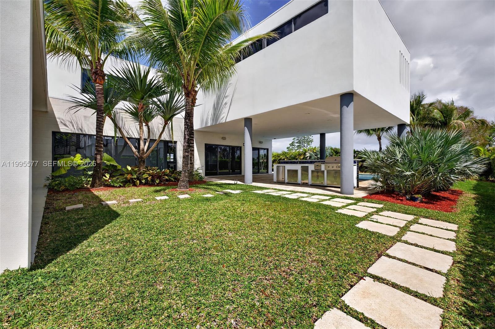 WESTON ESTATES - Residential