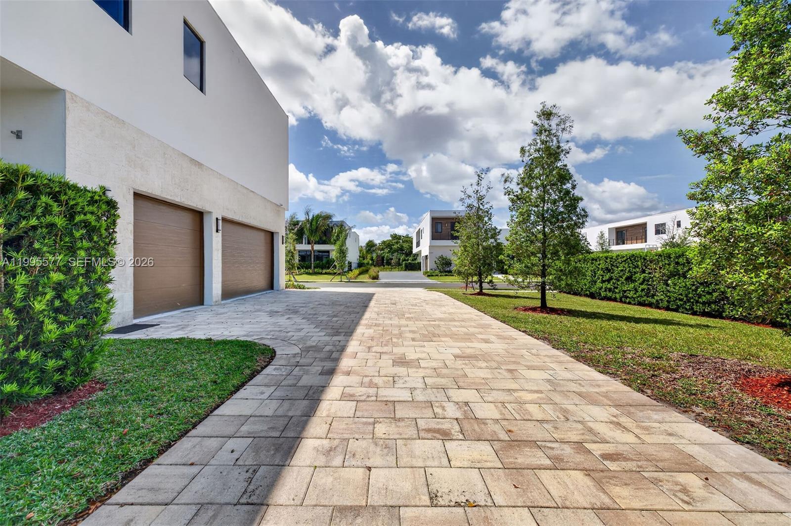 WESTON ESTATES - Residential