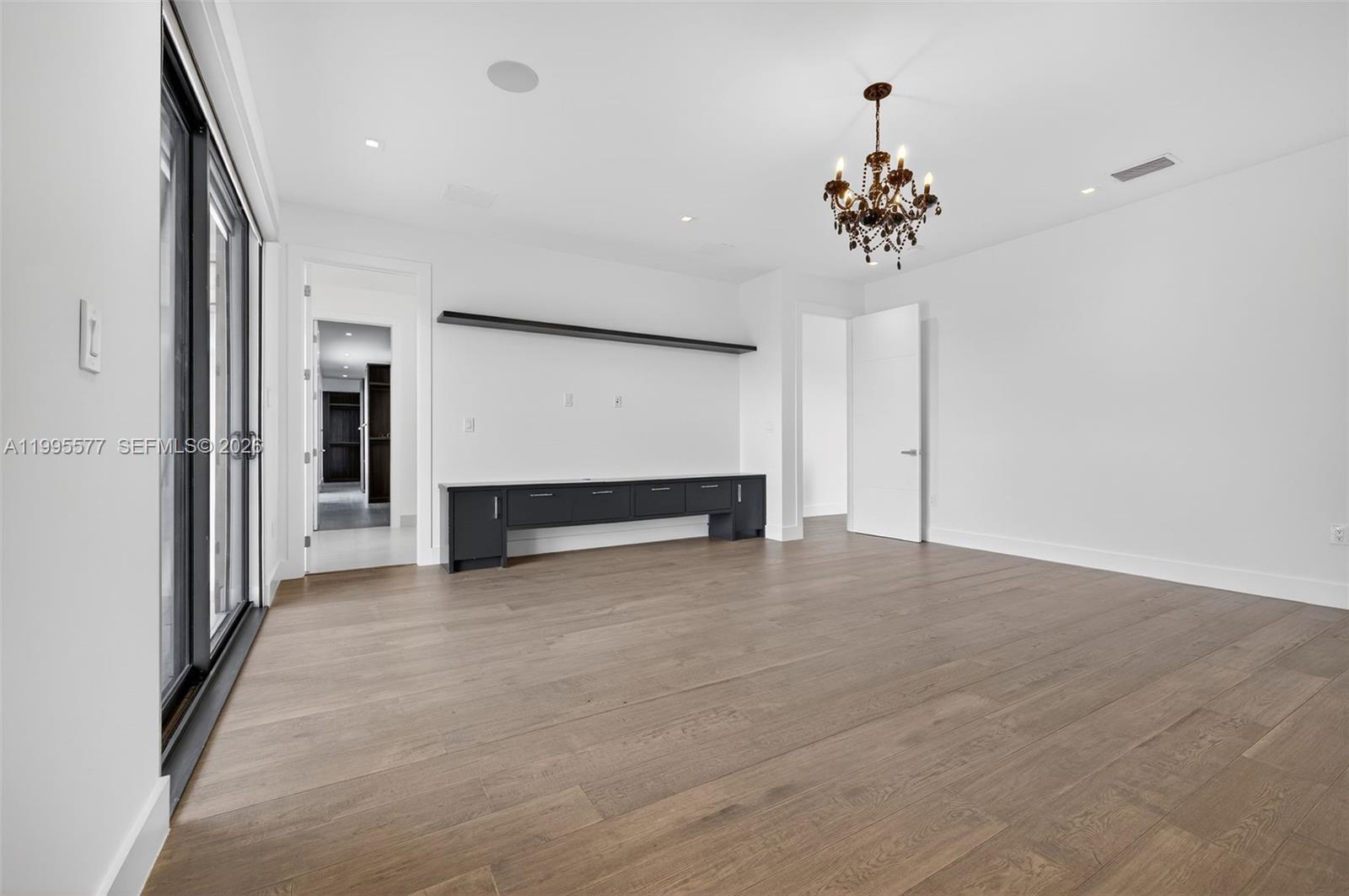 WESTON ESTATES - Residential