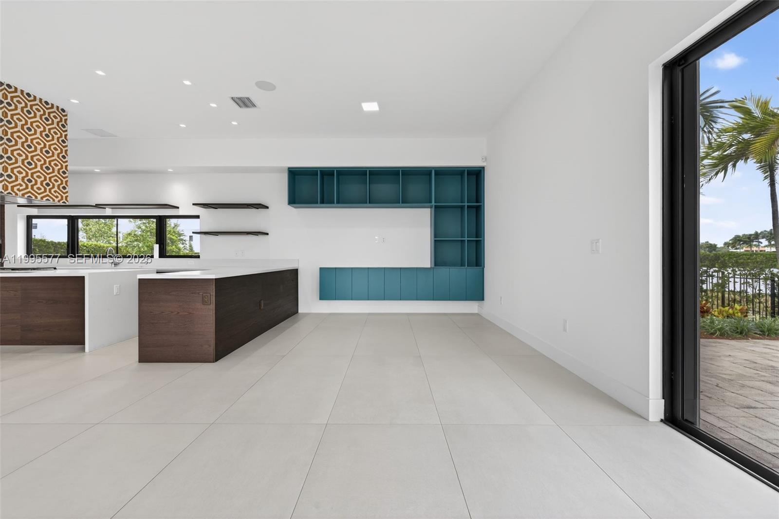 WESTON ESTATES - Residential