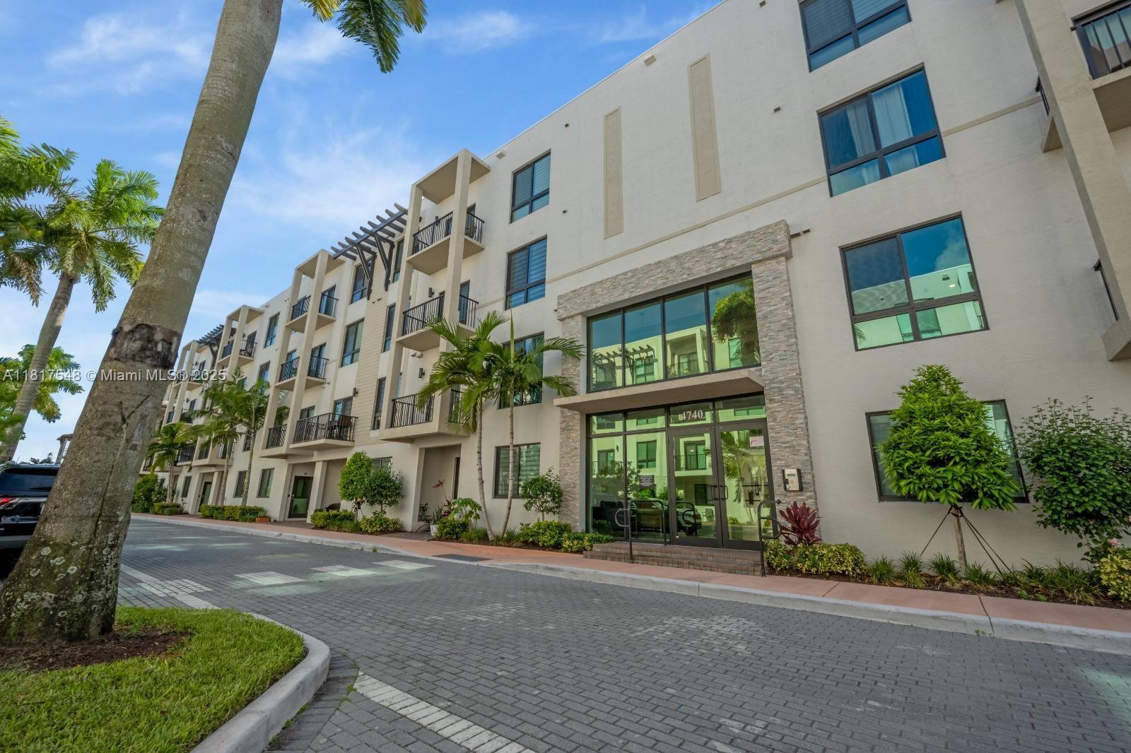 Rental Property at 4740 Nw 84th Ct 44, Doral, Miami-Dade County, Florida - Bedrooms: 3 
Bathrooms: 2  - $3,200 MO.