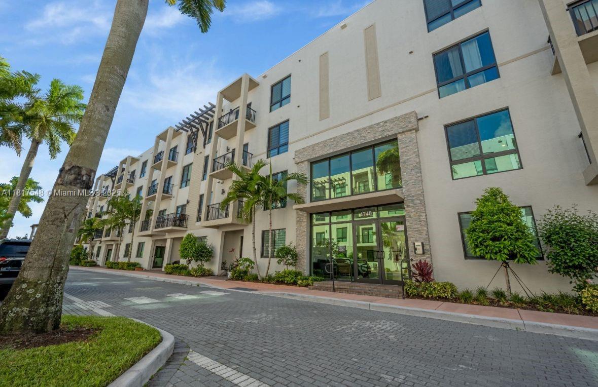 4740 Nw 84th Ct 44, Doral, Miami-Dade County, Florida - 3 Bedrooms  
2 Bathrooms - 