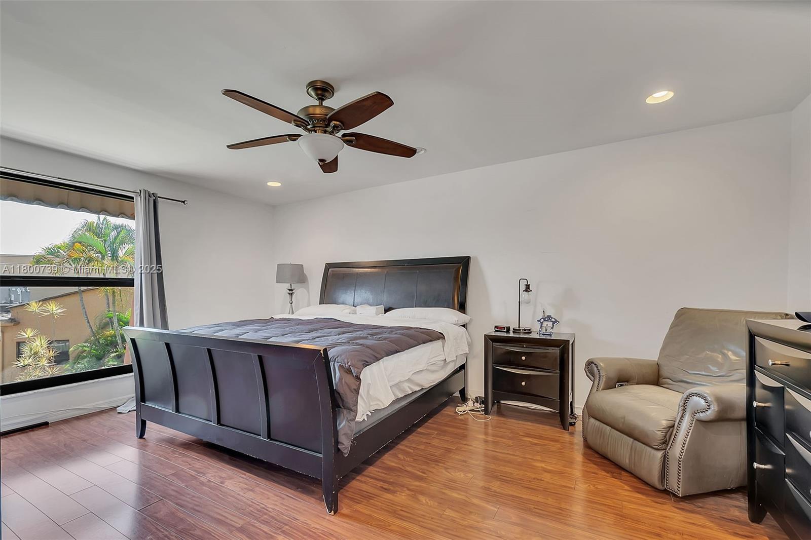 WESTVIEW CONDOMINIUM NO T - Residential