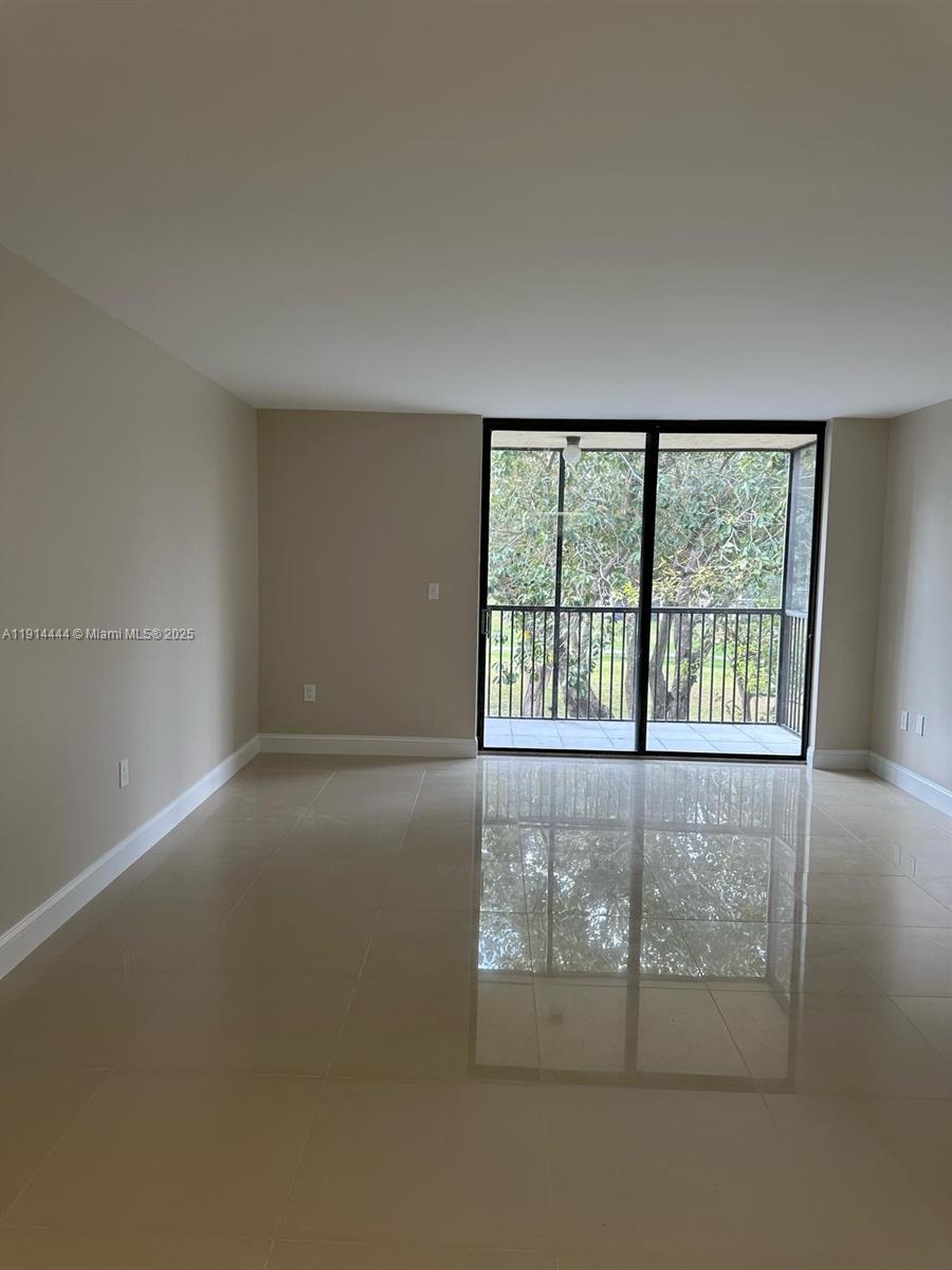 INVERWOOD CONDO - Residential