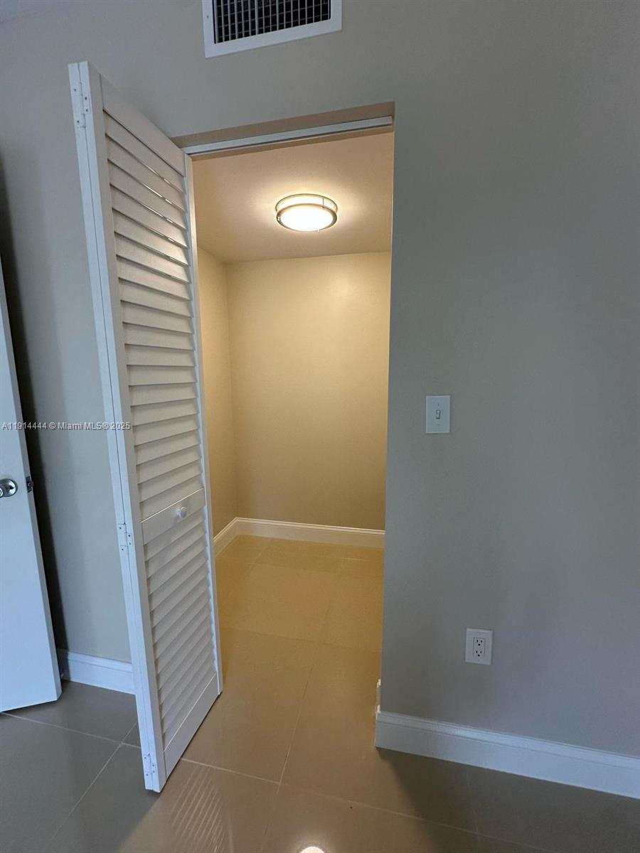 INVERWOOD CONDO - Residential