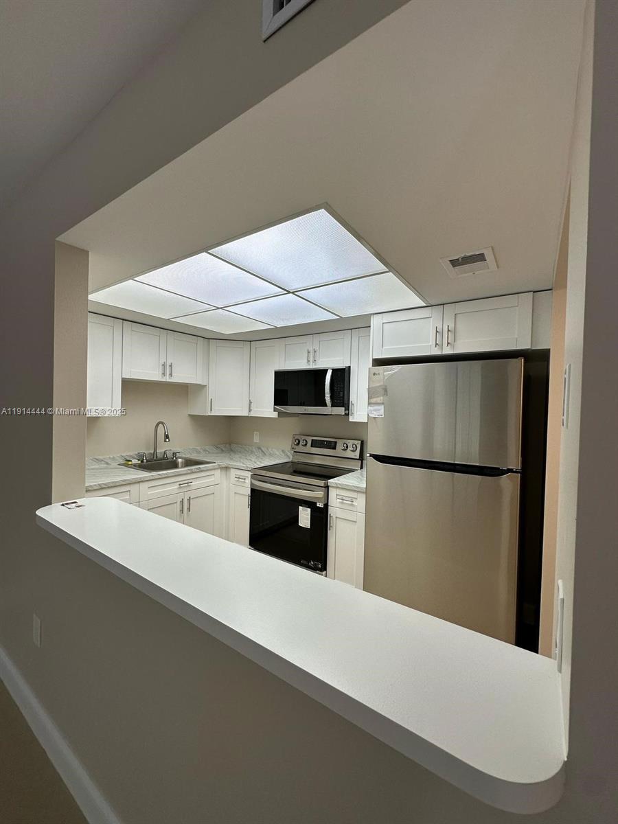 INVERWOOD CONDO - Residential